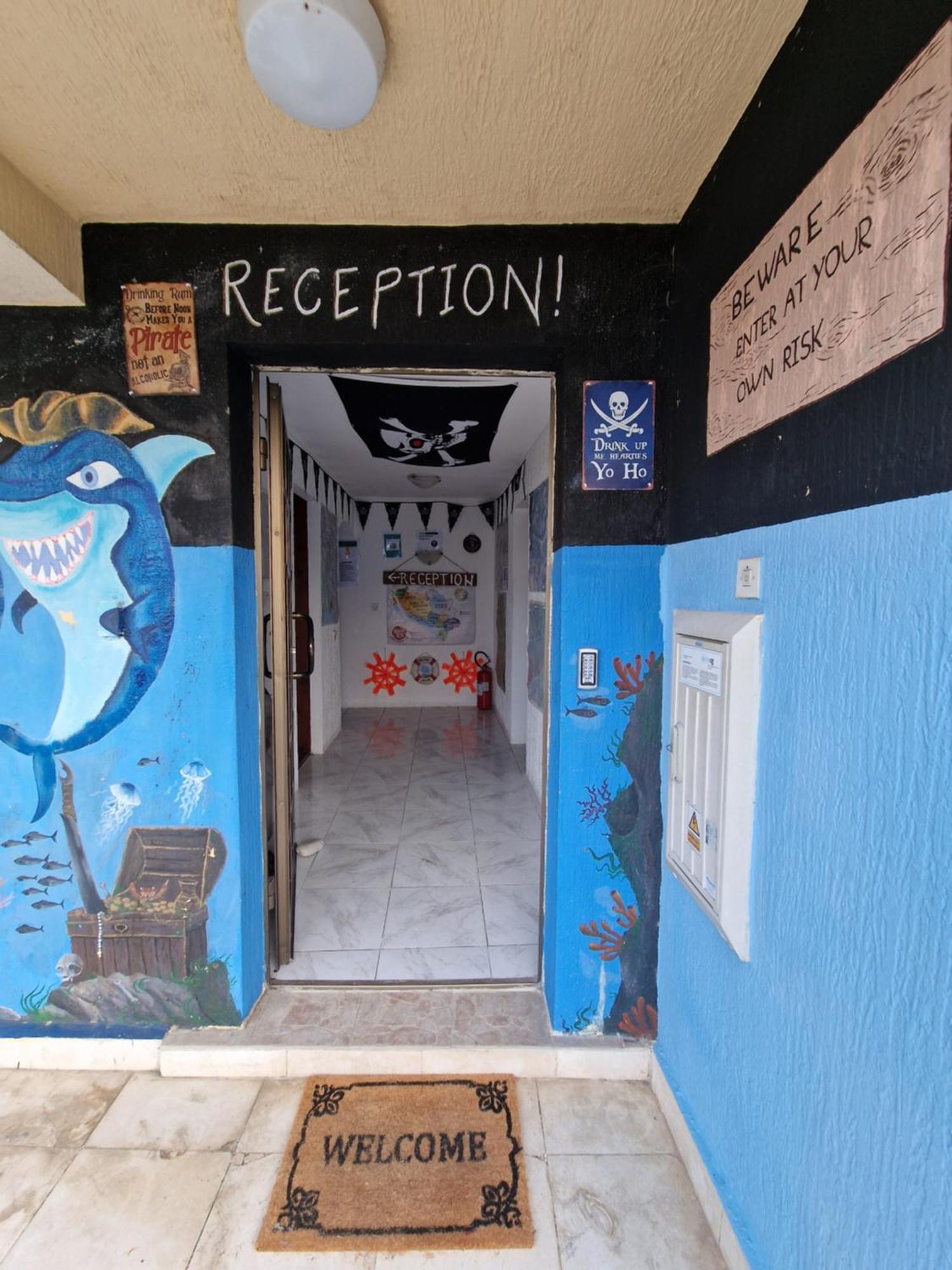 Pirate Backpackers Hostel Ulcinj Exterior photo
